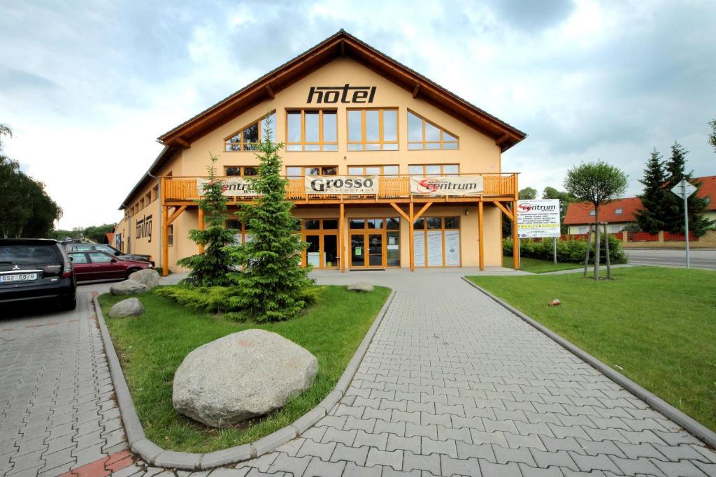 Hotel S-Centrum Бенешов Екстер'єр фото