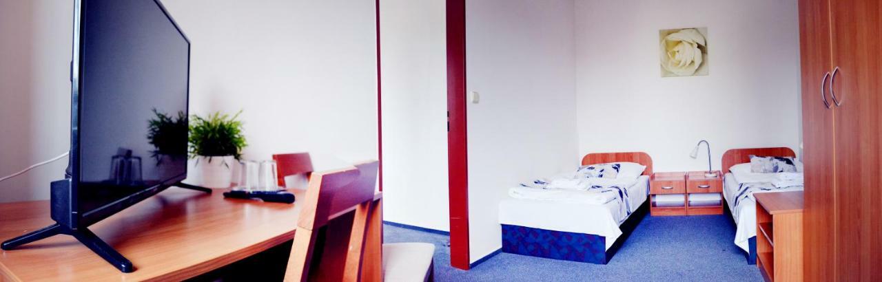 Hotel S-Centrum Бенешов Екстер'єр фото